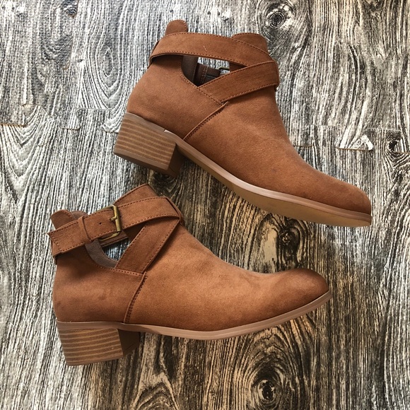 JustFab Brown Ankle Strap Booties size 9 - Picture 2 of 6